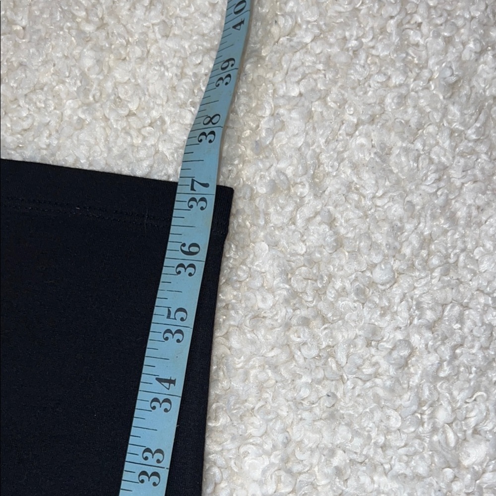 Max and Mia Women's Sleek Black Leggings SZ Medium - Picture 9 of 9